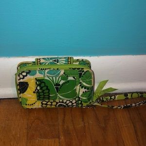 vera bradley wristlet
